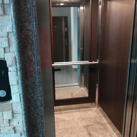 Апартамент Момо-Траката Apartment